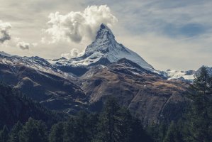 Vrchol Matterhornu – Photo by Sven Scheuermeier on Unsplash