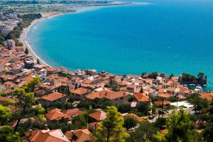Naupaktos – Yiannis Papadimitriou / Shutterstock