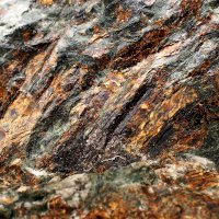 Zlatá žíla v hornině, detail – Fixazh/Shutterstock