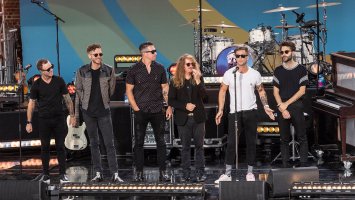 One republic, New York, Central Park (15.7.2022) – lev radin / Shutterstock