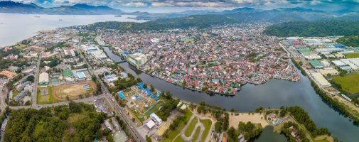 Olongapo – surf the sky / Shutterstock
