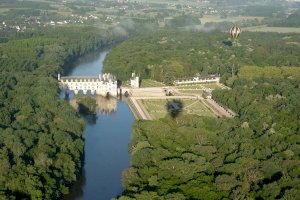 Řeka Loire, zámek Chenonceau – Catalin Motatu/Shutterstock